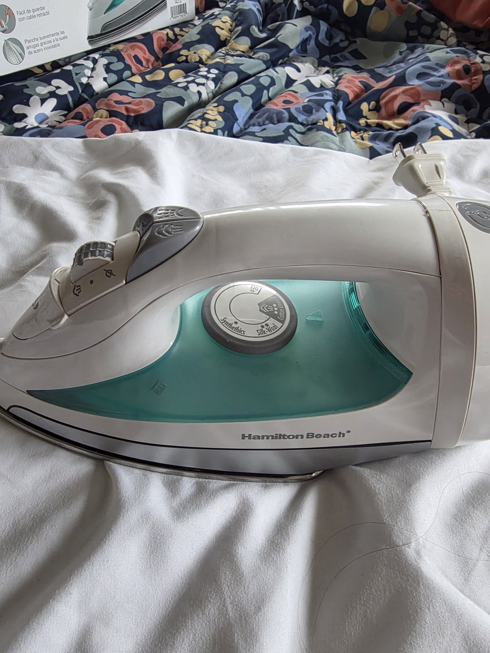 Hamilton Beach White & Teal Steam Iron